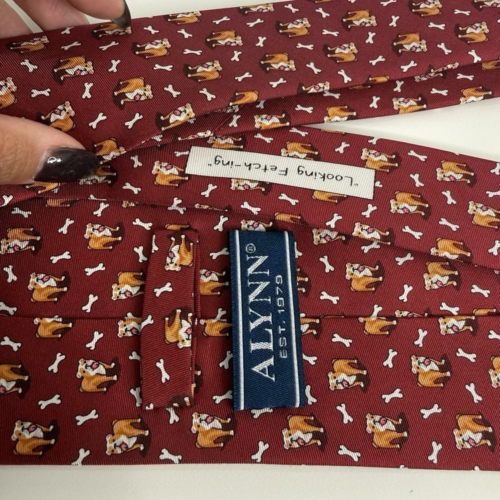 NWOT Alynn Men's Silk Necktie Looking‎ Fetching Dog Red 3 1/4